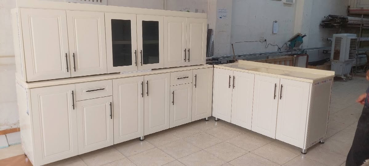 كاونتر جديد انفصله حسب طلب تزكام
قياس 3 امتار ارضي وملحق 
وسنك مترين كامل مرمر 
عنوان معمل اربيل نقل علينا حد بغداد 
للستفسار ع وت***********

