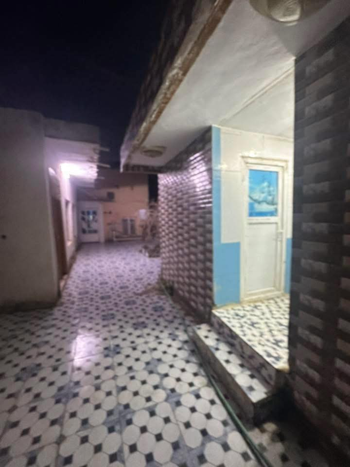 بيت طابو صرف حر للبيع مساحه ١٧٠ غرفتين وصاله وبراني بناء طابوك ٢٠١٦_٢٠١٥
السعر خاص
***********
