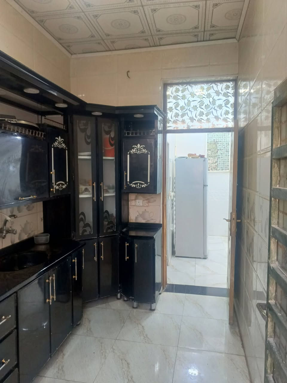 سعر 110 بيت 99 متر ركن طابوق جمهوري
يحتوي على غرفه واستقبال وصاله وصحيات داخليه وخارجيه ومطبخ حيل غدير 
شارع رئيسي بناء 24 
الاستفسار 
***********
