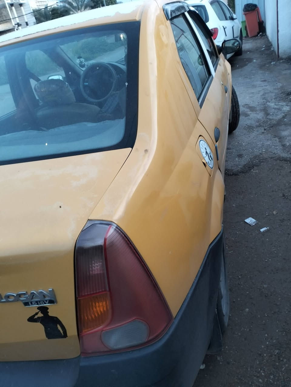 سلام عليكم رينو لوكان 2009 للبيع 33 بيه مجال كير محرك  خير من الله عوزه ترتيب ***********
