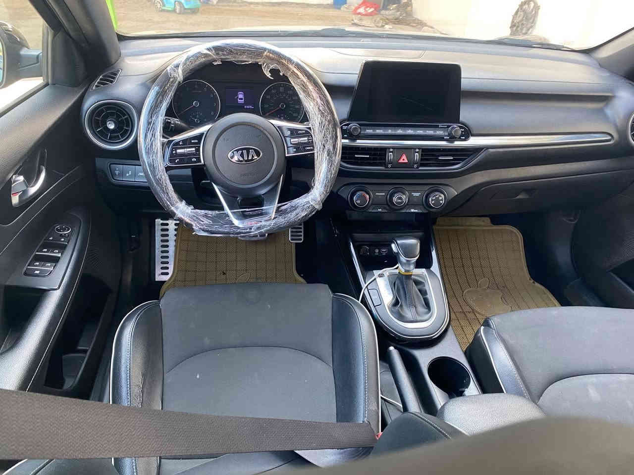 ‏
‏كيا فورتي 2021 جيتي لاين 
‏تحديد مسار تراكشن رادار
‏داخل اسود ملكي 
‏ف
‏سياره اربع تايرات جدد كير محرك جديد ماشية82
‏صدر حدادية 
‏عليها أدمة كاملة باتري جديد دهن شركة توتاش جديد بانزين محسن سياره 
‏سياره متحتاج دينار مصرف صور ضرر خاص بيها 
‏رقم اربيل شرط تحويل والغرامات 
‏سعر 143 وبيها مجال

‏ مسار تراكشن رادار
‏داخل اسود ملكي 
‏سقف سياره واحد على واحد

مكان السيارة الرمادي

‏***********
***********‏
