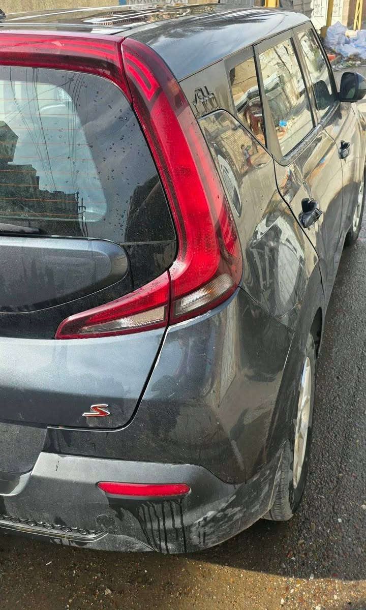 السلام عليكم بيع مستعجل كيا صول موديل 2021  رقم بغداد باسمي المواصفات S رادرات مكينه 2000دوش توقف ذاتي تحديد مسار بيها تلحيظات بسيطة ممسويها موضحة بالصور وصور الحادث بلمنشور كلشي واضح سيارة جديدة ماشيه 24 الف
 السعر 125$  ورقه قفل مكاني بغداد الشعب


**إذا كنت صاحب هذا الإعلان وتريد حذفه لأي سبب، رجاءا أرسل رسالة إلى الدعم الفني**