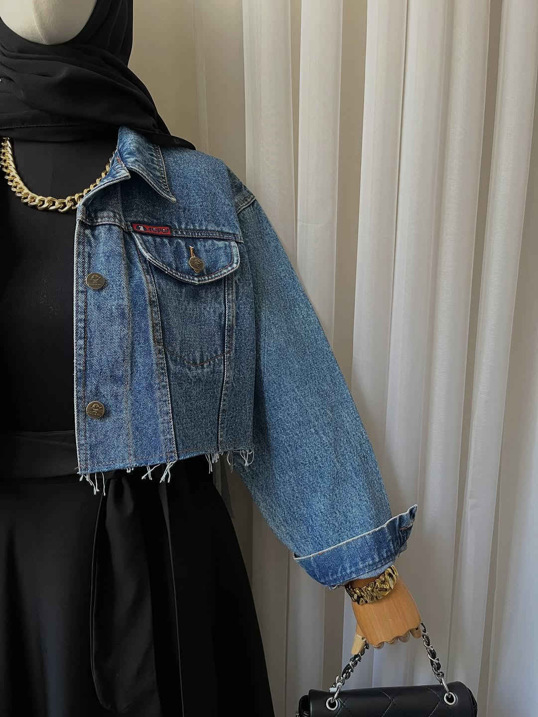 السعر/ 32 الف (فقط جاكيت) 
القطعة/ سترة جينز قصيرة 🩵💙 
القماش/ صيفي كوالتي يجننننن 
القياس/ موفرين 36 الى 42
الطول : 40 سم

تنورة لون اسود مع حزام تكون بف🖤
السعر/27  الف 
القماش/ صيفي خامة جدا راقي 
القياس/ موفرين 36 الى 42
الطول /98 سم كامل

توصيل🚕
لكل محافظات العراق ( 5 الف )
تتوفر خدمة دفع عن طريق زين كاش
وماستر كارد


**إذا كنت صاحب هذا الإعلان وتريد حذفه لأي سبب، رجاءا أرسل رسالة إلى الدعم الفني**