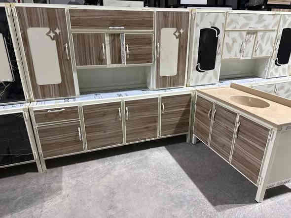 عرض لفترة محدودة
كاونتر مترين مع ملحق وسنك مرمر مترو20سعر 280الف فقط
واتساب ***********
