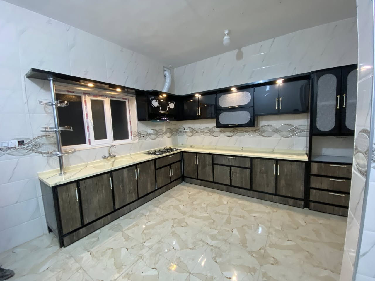 }
🔹 معمل ألمنيوم الوليد 🔹  

متخصصون في:  
• إنشاء المطابخ الألمنيوم بجميع التصاميم الحديثة.  
• تصنيع العارضات.  
• أعمال التصليح والصيانة.  
• العمل على كافه الألوان والقياسات حسب الطلب.

عمل متقن وخبرة في التنفيذ مع أفضل الأسعار.

📞 للحجز والاستفسار:  
***********  
***********  

📍 العنوان: مجاور الوقف السني
