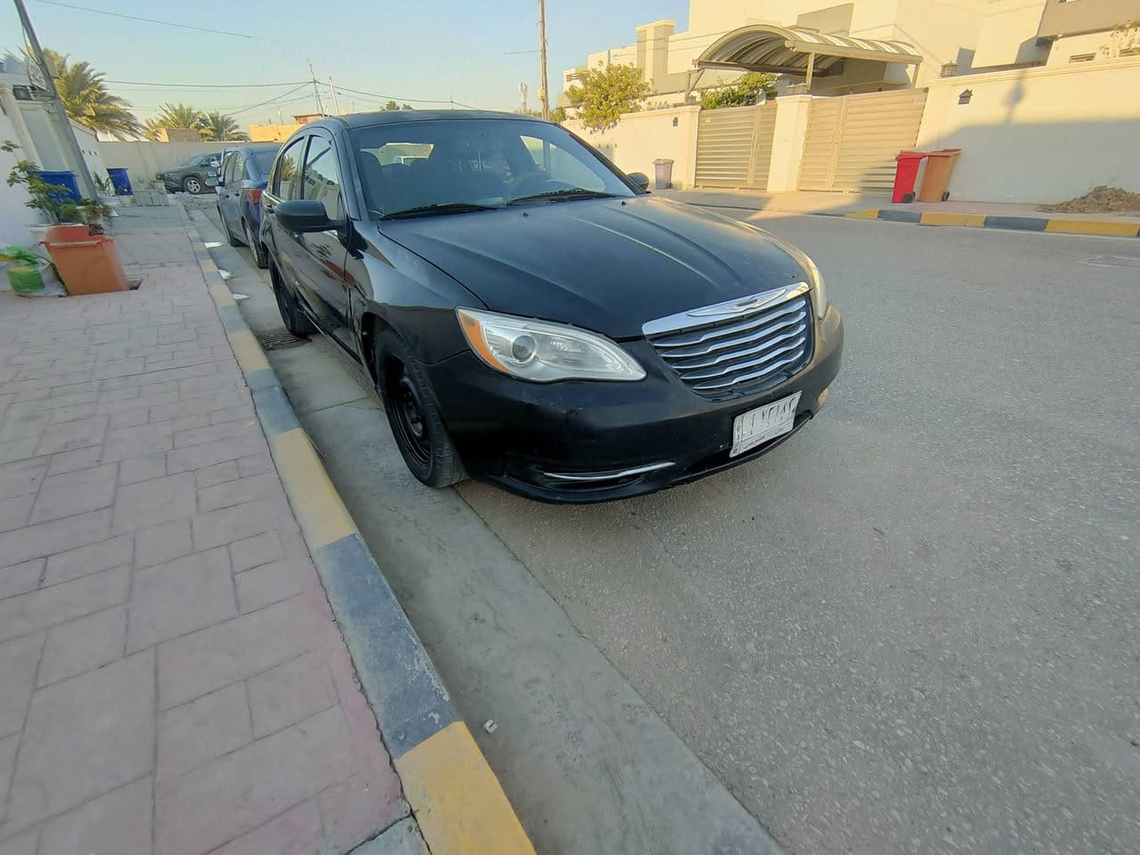 سي 200 للبيع موديل 13 السيارة محرك جديد قبل شهر بدلته فلتر دهن كير اصلي  قبل فتره بدلته  منظومة تبريد كاملة جديده مابيه اي نقص حادثة جاملغات امامية وبنيد
وضربه بالعراق رجعت علية سيارة شخطته صار صبغ جاملغ خلفي جهة السايق وشويه باب خلفي السيارة ماناقصه  اي شي كله على ايدي حدادية كهربائيات كير مكينه    السعر 75 ورقه وبيه مجال  ***********
