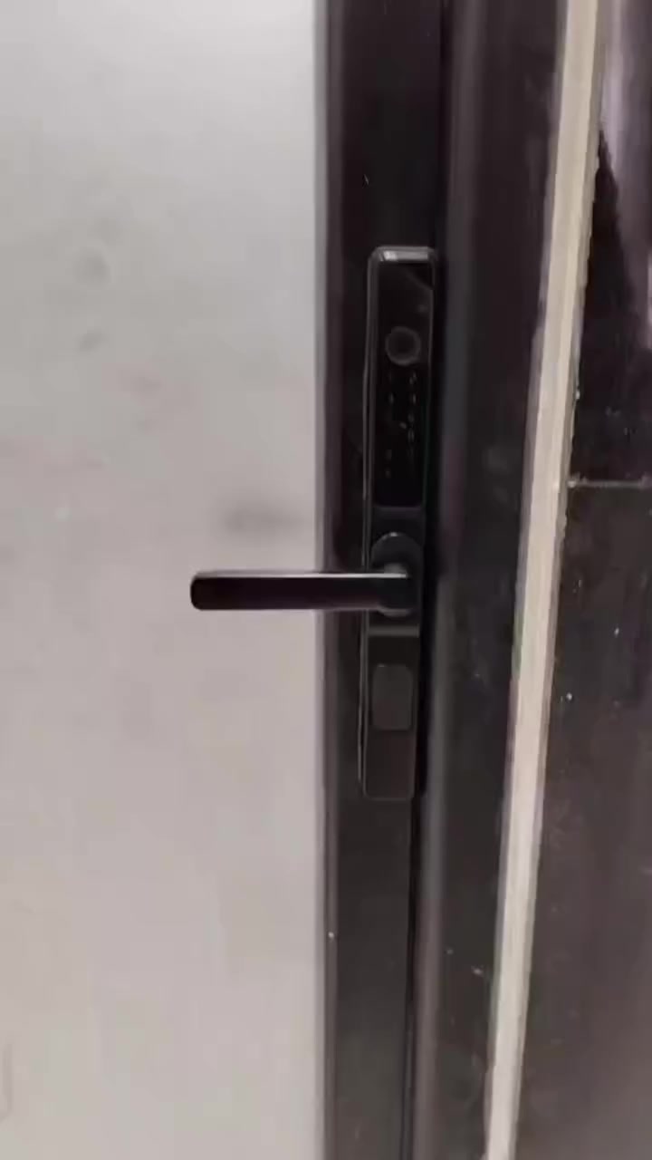 #تم تجهيز وتركيب وبرمجه القفل الذكي للاحدى المنازل من قبل كادر شركة ايدل للاكترونيات


**إذا كنت صاحب هذا الإعلان وتريد حذفه لأي سبب، رجاءا أرسل رسالة إلى الدعم الفني**