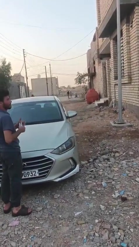 السلام عليكم قطعة أرض للبيع مساحه 100م/10×10 مربع المكان حي دجلة خدمات مي مجاري كهرباء للاتصال ***********
