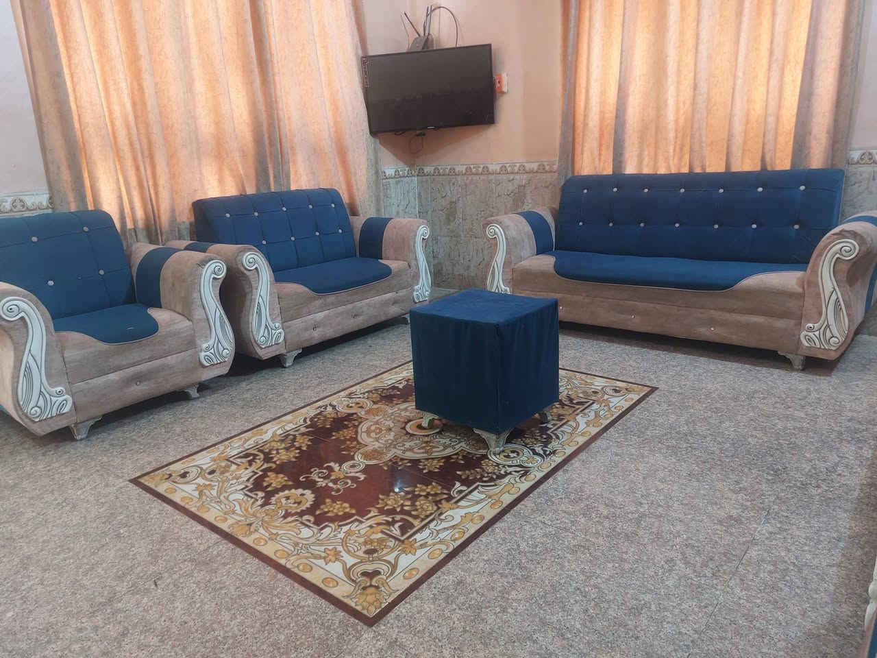 متاح ديوان للبيع ١٠ مقاعد
نضافه مثل ما موضح بالفيديو والصور
سعر ٢٠٠
مكاني سوك الشيوخ خلف محكمه جديده


**إذا كنت صاحب هذا الإعلان وتريد حذفه لأي سبب، رجاءا أرسل رسالة إلى الدعم الفني**