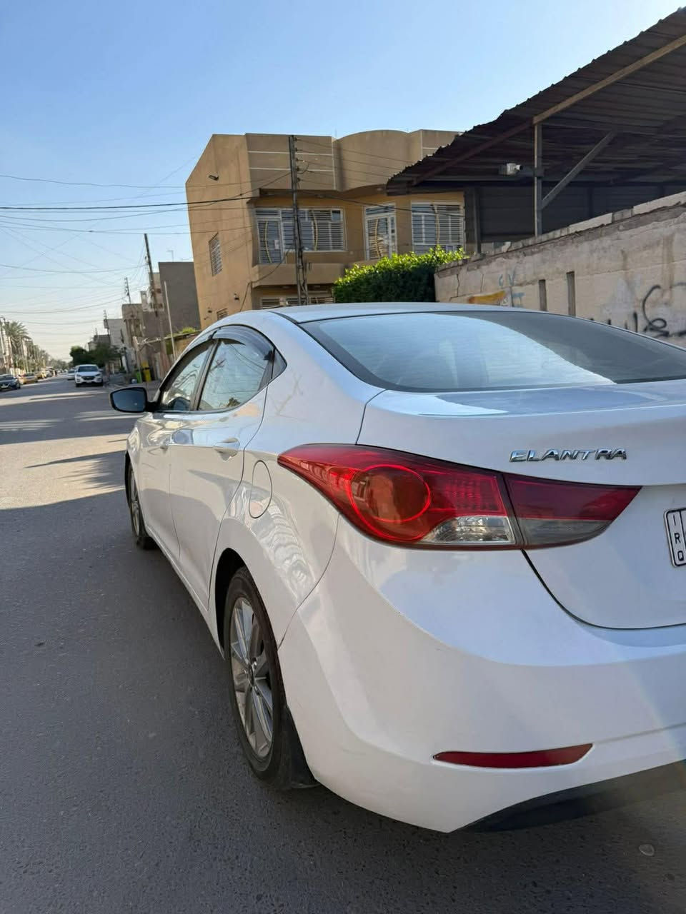 السلام  وعليكم النترا ٢٠١٢ خليجيه مكينه ٢٠٠٠ دوش بدون حادث جديده بمعنه الكلمه السعر ١١٠ وبيها مجال سياره ب اسمي مكاني بغداد الدوره ***********
