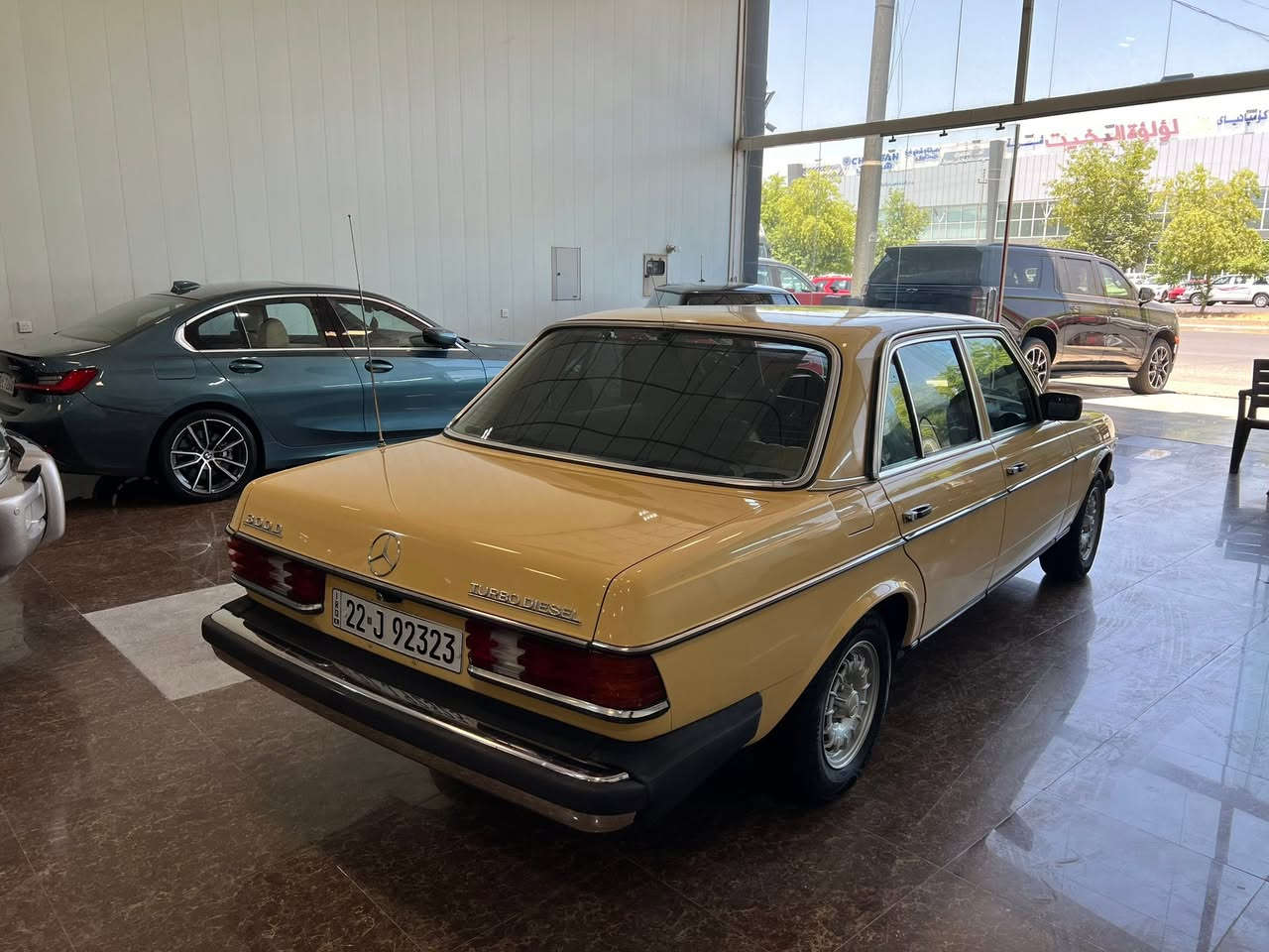 Mercedes Benz E300D TURBO DIESEL 1982
موديل ١٩٨٢ مواصفات امريكي 
دخول جديد 

ديزل ٥ سلندر توربو محرك گير تبريد بيلاد علي وضع الشركة محرك مامفتوح 

سعر  ٨٨$ورقة

مكان سيارة اربيل معرض هاشم للسيارات 

***********
***********

