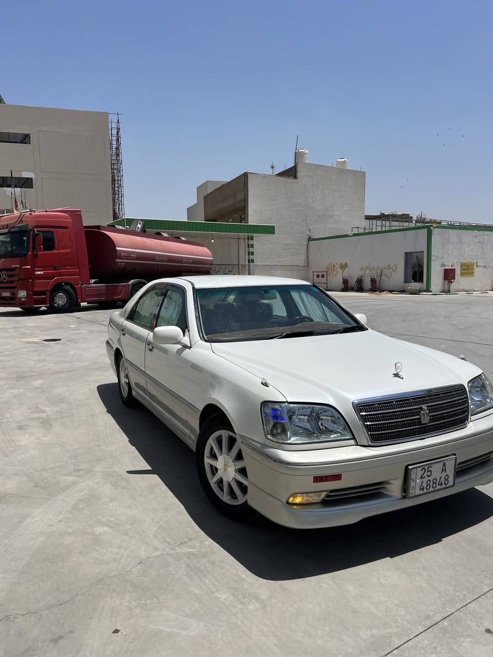 كراون ملكة بإسمي 
رقم كركوك انكليزي مميز 
تحويل ثاني يوم
موديل ١٩٩٩ 
٤ دكم 
تحويرة نجف فوك وجوة
تبريد خلفي ثلاجة فول بطن 
ستيرن كهرباء
كشنات كهرباء 
شاصي ١٧٥ 
ديفور الجبير 
كفالة عامة 
مكينة كير حدادية تبريد مكفولات
تعميرة جناي جاهزة ماناقصهه شي

مكاني نجف/كوفة 
السعر ١٦٥ بيها مجال للطيبين
***********
***********
