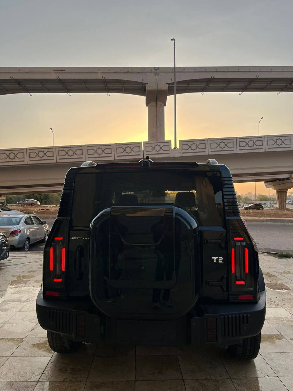 * جيتور T2 2026

- *المحرك:* 1.5 لتر تربو، 184 حصان
- *المنشأ:* صيني
- *الضمان:* 6 سنوات أو 150,000 كم

التجهيزات الداخلية:
1. فرش جلد كامل
2. 2 كرسي كهرباء
3. مبردات کراسی
4. زجاج فاميه
5. هاند رست خلفي
6. طارة مالتي فانكشن
7. بلوتوث
8. شاشة تاتش 12 بوصة
9. تكييف تاتش
10. عدادت دیجتال
11. بصمة داخلية

التجهيزات الخارجية:
1. جنوط اسبور مقاس 18
2. كاميرا 360
3. فتحة سقف بانوراما
4. بصمة خارجية
5. ليدات امامية وخلفية

أنظمة الأمان:
1. 4 ايرباج
2. النقطة العمياء
3. سنسور بارك امامى
4. سنسور بارك خلفى
5. ABS / EBD
6. فرامل يد تاتش
7. مانع انحدار
8. مانع انزلاق

وسائل الترفيه:
1. مثبت سرعه
2. APPLE CAR PLAY
3. ANDROID AUTO
مدينه نصر 

رقم للتواصل 
010 94784991


**إذا كنت صاحب هذا الإعلان وتريد حذفه لأي سبب، رجاءا أرسل رسالة إلى الدعم الفني**