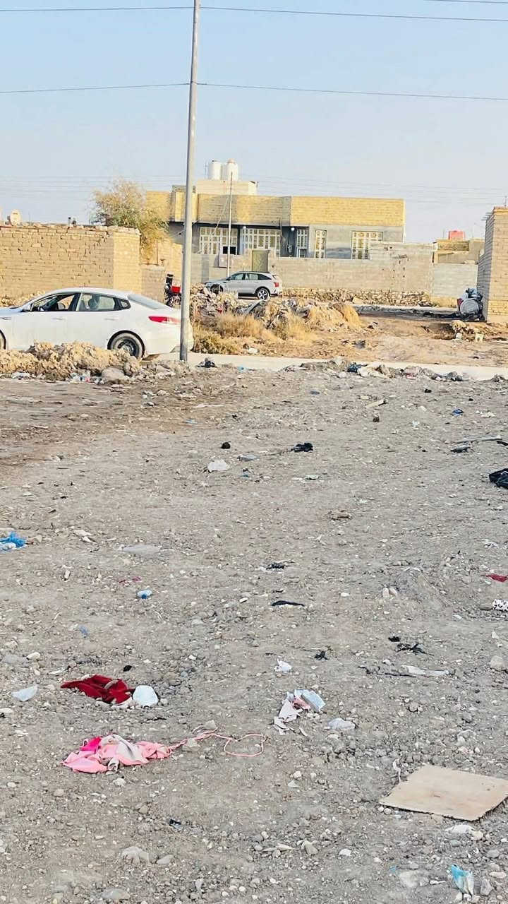 قطعه زراعي للبيع
مساحه 100 متر 

حي الجوادين شارع لامام الصادق التبليط 

مدفونه ومحدوله وجاهزه للبناء 

كافه لخدمات كهرباء ماي مجاري تبليط بالباب برج انترنيت فوكك 

السعر جدا مناسب 

6 ونص وبيه مجال للشراي 

لاستفسار والتواصل خاص او على لارقام التاليه 

ابو زهراء ***********

ابو امير ***********

نستقبل كافه العروض الطابو والزراعي بيع وشراء في جميع مناطق سوك الشيوخ في مكتبنا الكائن في حي الجوادين شارع عبد العالي وأسواق ريان سنتر
