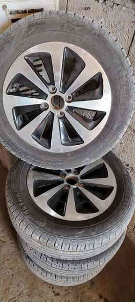السلام عليكم ويل كروم مع تايرات جدد مال كريت ويل فولكس موديل 2016 حجم 15 للبيع عنواني كركوك للاتصال *********** كركوك

