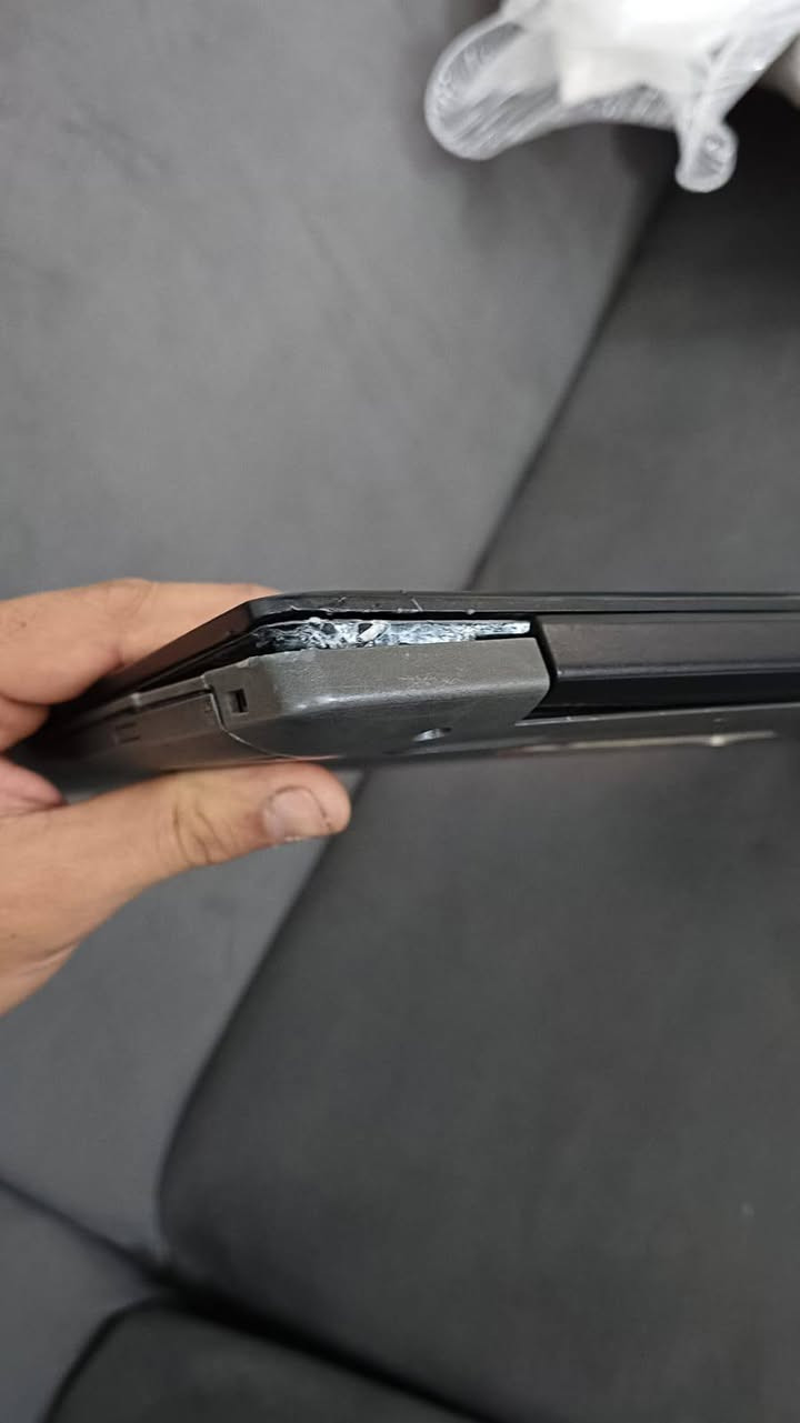 Lenovo IdeaPad 320-15IKB
المعالج: Intel Core i7-7500U (جيل سابع)
الرام: 8GB
نظام: Windows 10 Pro
شاشة 15.6 إنج
كرت شاشة مدمج  Intel HD 620
ضرر كلش بسيط ضربة مبينه بالصور ابد ما مأثرة عله شي 
السعر 250 مع توصيل قفل


**إذا كنت صاحب هذا الإعلان وتريد حذفه لأي سبب، رجاءا أرسل رسالة إلى الدعم الفني**