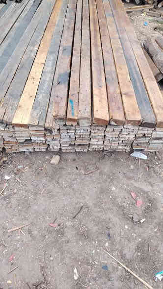 قالب للبيع يدك 100 متر.  كرسته كامله.  5 مكعبات. العنوان الحله ***********
