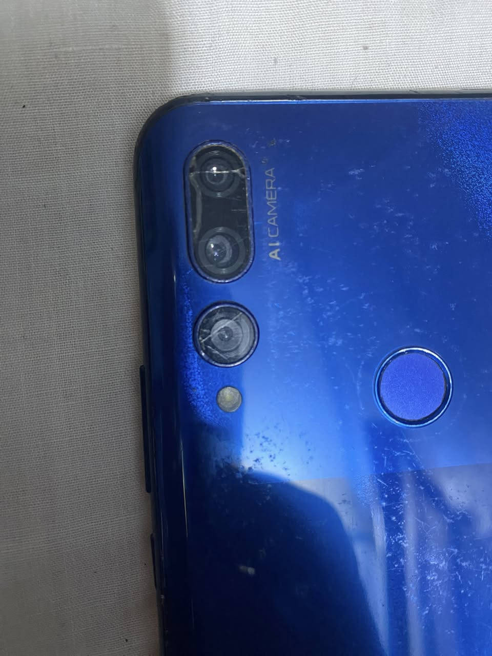 Y9 prime 2019
ذاكرة 128 رام 4
دبل سيم
جهاز نظيف شغال بالكامل 
سعر 75 بي مجال قليل


**إذا كنت صاحب هذا الإعلان وتريد حذفه لأي سبب، رجاءا أرسل رسالة إلى الدعم الفني**