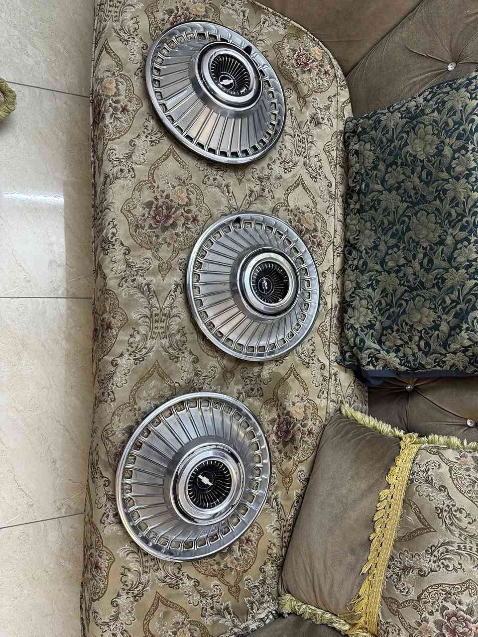 السلام عليكم لبيع ٣ تكوك نضافتهن ٧٥مكاني بغداد الدوره السعر ١٧٥ وليهن مجال ***********
