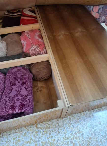 غرفة عراقيه شغل توصا درجة أولى سرير مخزن كنتور ٤ ابواب اني نجار وهذا شغلي سعرها مليون وربع بيها مجال قليل هذا رقمي *********** حي الجهاد قرب جامع النور
