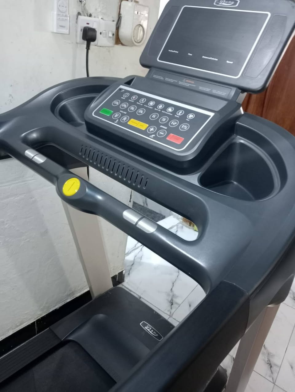 جهاز جري GT3 
يتحمل اوازن فوق 150كيلو
كلش كلش نضيف وحجمه شوي جبير السعر قفله ب200
ابد ماداخل تصليح  سبب البيع ضيق المكان 
عنواني بغداد ساحه الوثبه 
***********
