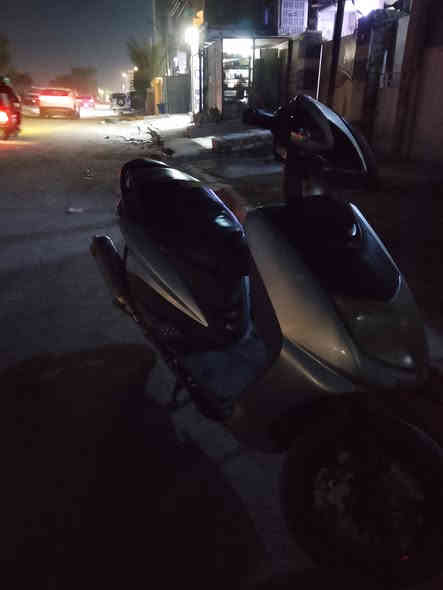 السلام عليكم
نثيه 110 ياباني ستاند حساس كلشي بيها شغال وبلادي 
مكينه رياضي 
روله تتمارك 600 ذراع طويل
بلوكه 10 ملم 
بوشه 58
كور بلادي 
بيها صالنصه ستيل اصليه دبل بوشه 
وكلج امامي رياضي
سلف رياضي يدير حتى سبعينات 
منضومة بانزين ومنضومة ناريه كلها جديده مال تفصيخ شادها 
نواقصها 
الكلج الخلفي تعبان ينرادلها كلج قوي حتى يلحك يلزم المكينه لان من تكبس تعيط ويلحك الكلچ يفتح 
والكور بي صوت جواكيچ تجي وتسمعه 
بس الدراجه تمشي وتكبس وكلشي ماعليها
ونقصها ترايش وجامات البك لايت موجوده والاشاير الاماميات موجودات 
انطيكياهن تشدهن انت 
دراجه صارف عليهن وهاي ثاني تبديلة دهن للمكينه دراجه تاخذها تسوي النقوصات وتنساها 
مكاني بغداد البنوك 
مراوس فقط شباب
 فقط اراوس 
*********** واتساب
 اتصال ترمش عليه ادك عليك
