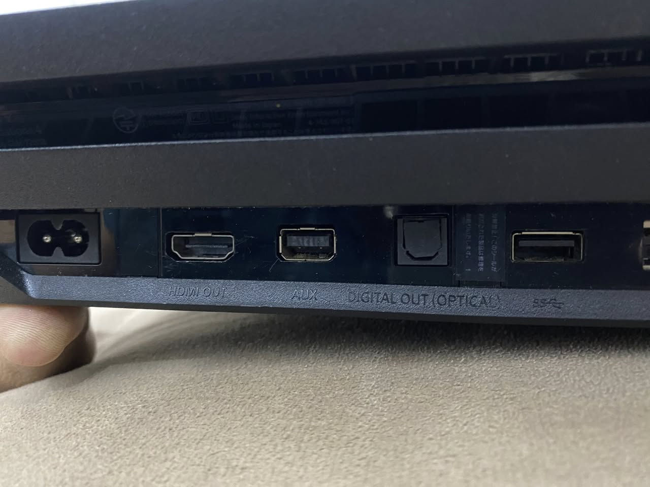 السلام عليكم 

بليستيشن 4 برو 1 تيره مهكر مع العاب حسب الاختيار  السعر ٣٠٠ الف توصيل كافه محافظات 

٥ الف

***********
