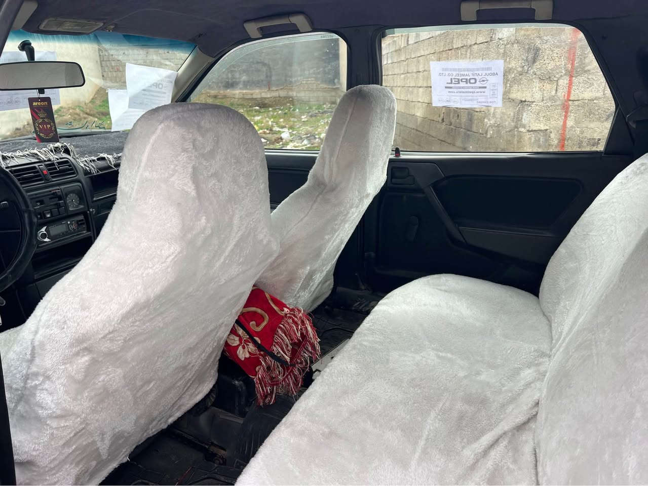 *********** = *********** 

١٩٩١ کامل کراوەتە ١٩٩٥ کۆبۆنی هەیە 
مەکینە ١٨ مەرخوب سەنەوی تازە بەسەر جوە 
سەیارەکە لۆک لۆکە وەسفی ناوئ دەشبل بەرە درگا
تاخم پێش پشت کەرەبای هەموو گیانی مەزبوت
بەشەرت براوە خرامە تحویل کۆبۆنی هەیە لۆک لۆکە
لە تەقتەقم ژمارە موبایلم داناوە  چات کراوەیە

ڤایبەر واتسئاپ. *********** كويسينجاك, أربيل
