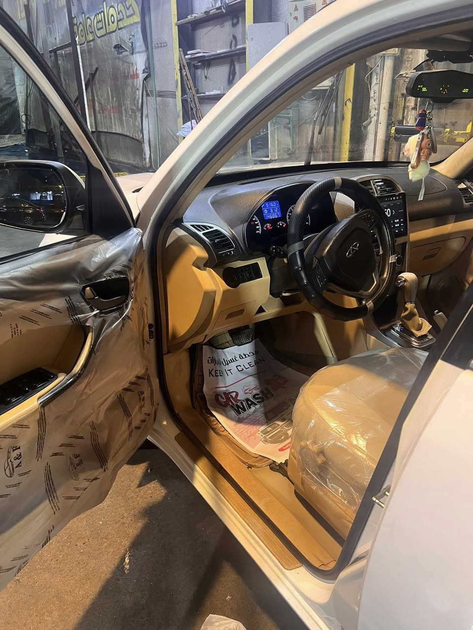 السلام عليكم للبيع تيكو موديل 2014 ماشية 146 وقابله للزياده بدون خياسات بيه طخات خفيفه كشنات وارضية دوشمه جديده للستفسار ***********
