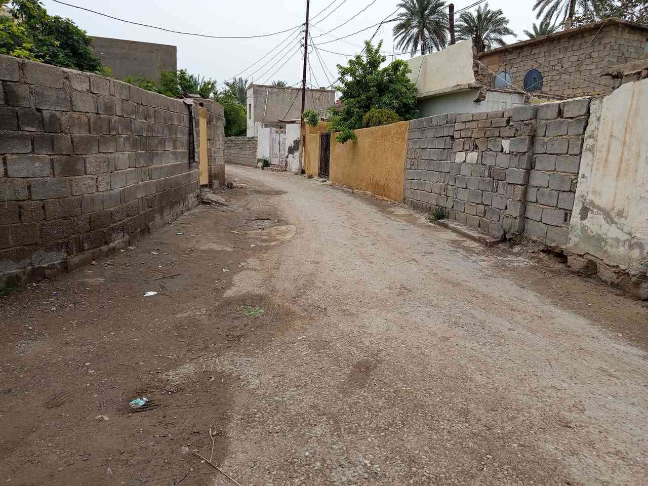 قطع للبيع طابو زراعي سند 25 حسب الطلب تصلح سكن ومزارع خدمات قيد الانجاز ماء وكهرباء  وتبليط وخط مولد وإنارة ويوجد ماء نهر السعر 100م  13 مليون بعقوبة جبينات مدخل مشروع الماء بعد الجامع للاستفسار خاص او ***********ه
