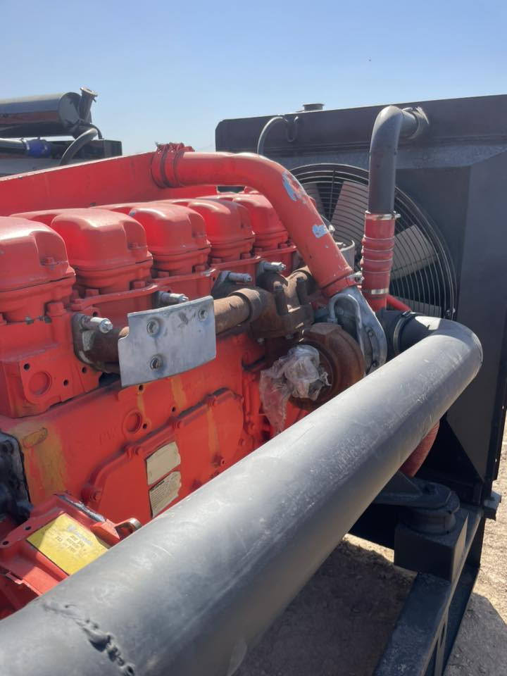 للبيع مولد سكانيا كهربائي ٦سلندر راس توليد ايطالي اصلي المولده جديده بوضع الشركه ممفتوح بيه برغي مكاني بغداد جرف النداف للاتصال ***********
