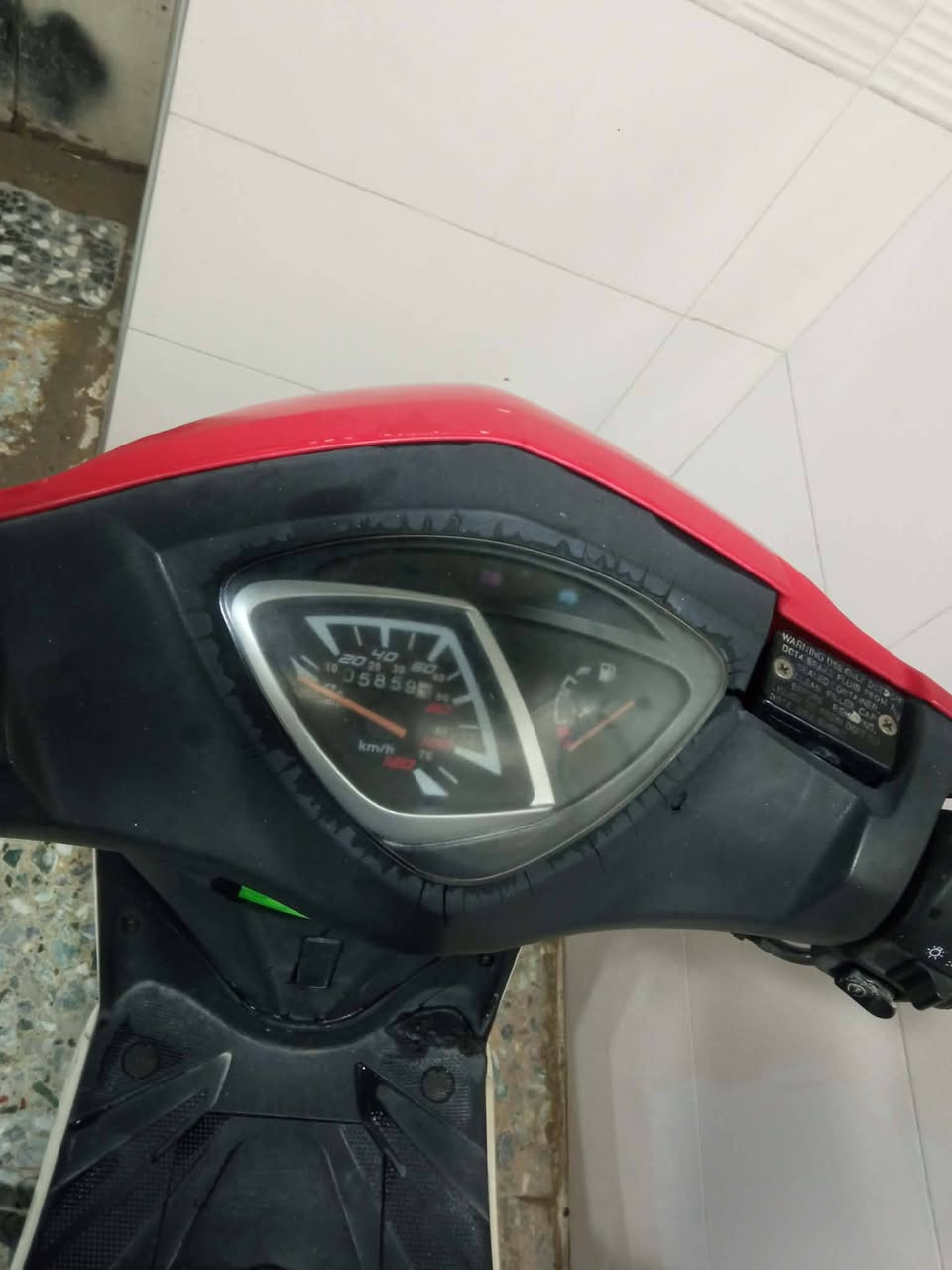 السلام عليكم اخوان دراجه للبيع الله شاهد ماتسمع صوتها ومكفوله من الفتح بيها سحب تشلع شلع كهربائيات كلها شغاله فقط نتركت وصار بيها دخان خفيف /السعر 300 وبيها مجال/مكان الرشاد قرب فلكه حي النصر 
‏‪0773 810 1325‬‏واتس
