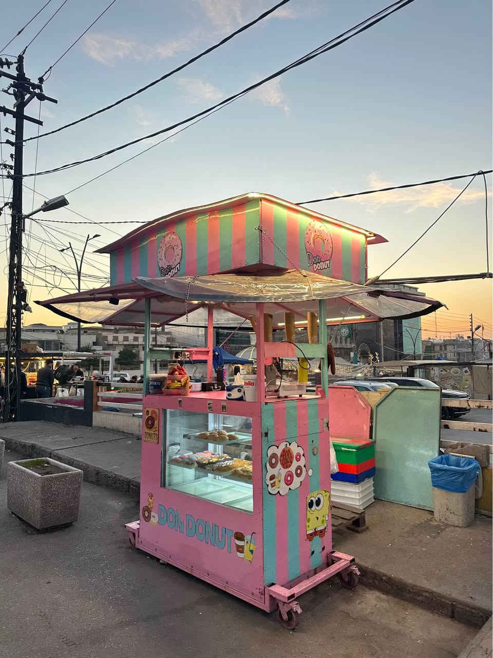 ئەم عەرەبانەیەمان هەیە بۆ فرۆشتن 
قیاسی ١٥٠ * ٨٠ بەرزیەکەشی ٢٤٠سم بەشی سەرەوەی وەکە مەخزەن ئەتوانی بەکاری بێنی 
شوێنی بەرادی هەیە زۆر تەرتیبە 
0770 161 7278 السليمانية, العراق
