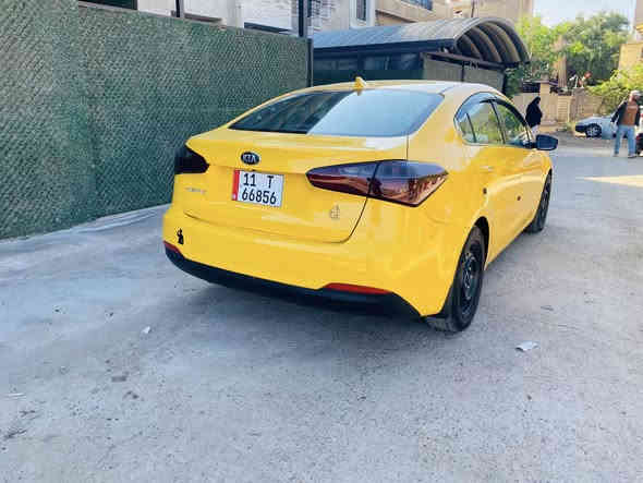 السلام عليكم كيا فورتي 2015 مكينه 2000 gdi بحاله جيده جدا لا صوت لاتبخير الكير جيد جدا السياره نظيفه لحد يقارنه بالمهجومات بالسوق مداريه كلش بالنظافه ونوعيه الدهن البجم كبس السياره داخله نظيف الصدر 90 بالميه التبريد شغال وبارد السياره تاخذه كبل للشارع مال شغل ظربته شويه بالجاملغات الاماميه صفح ومن وره عله كد شبر بالحوض 
السعر 105 وبيه مجال واليجيني ماارجعه مكاني بغداد حي القاهره جامع النداء 
***********
***********
