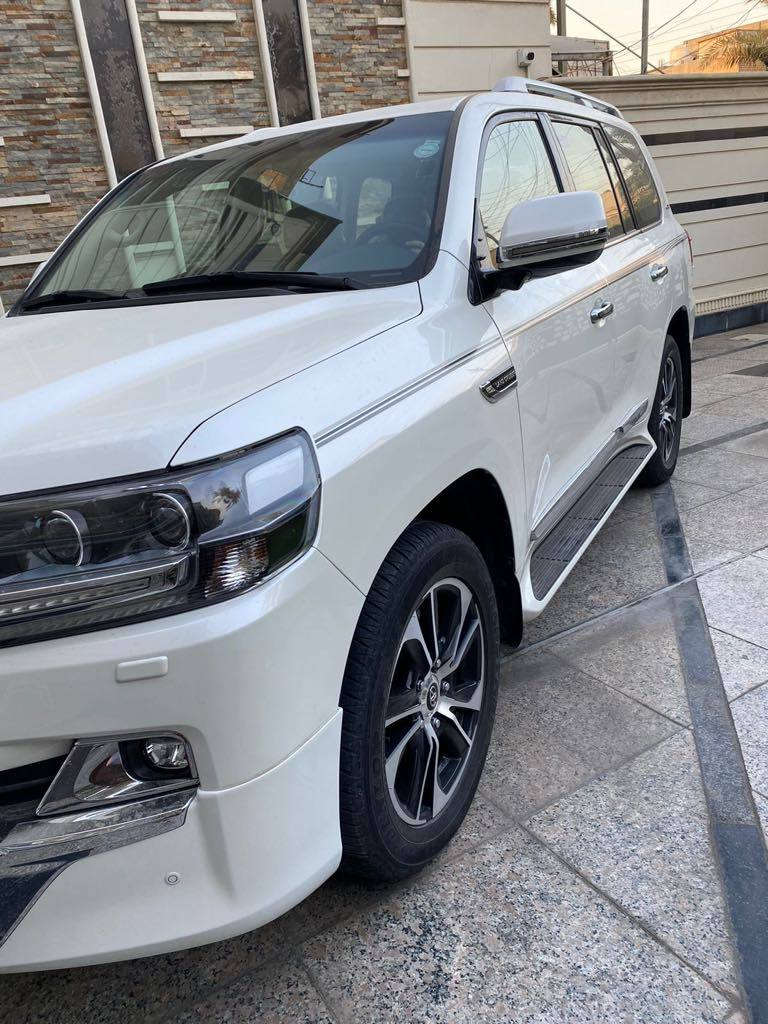 لاندكروزر  2021    ساز باب اول     جديد جديدة  📦📦✅✅
موديل ••••         2021 ✅✅  V6    

مكفولة  كفالة  عامة  شرط  بدون صبوغ و شوخط و تعديل ✅

_فول مواصفات •••  درجة   اول  

_جديدة جدا بحالة الوكالة   ماشى   53    الف 

_ جنطة كهرباء 
_ گيج   ليگزز  
_ شحن لاستيكى 
_ فتحة 
_ كوشن 3  دگم 
_ كراسي كهرباء 
_ جلد بلادي 
_ 5 كاميرا  
_ 8 ارباك 
_ شاشات بلاديه
_ تشغيل  عن بعد 
_ حساس - بلاجكتور 
_السياره فول 1/1
_للاستفسار اكثر عن الاسعار والتفاصيل 

   ✅✅☑️☑️☑️☑️✅✅
سعر     :::        640            
العنوان :::         صلاح الدين سامراء


**إذا كنت صاحب هذا الإعلان وتريد حذفه لأي سبب، رجاءا أرسل رسالة إلى الدعم الفني**