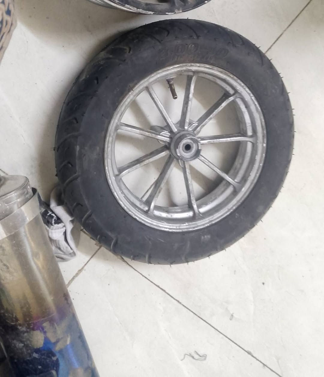 سلام عليكم صالنصه حلزوني و دبلات خلفيه مال سكنس عام و ويل عدله امامي اصلي
مكاني غزاليه 
***********
