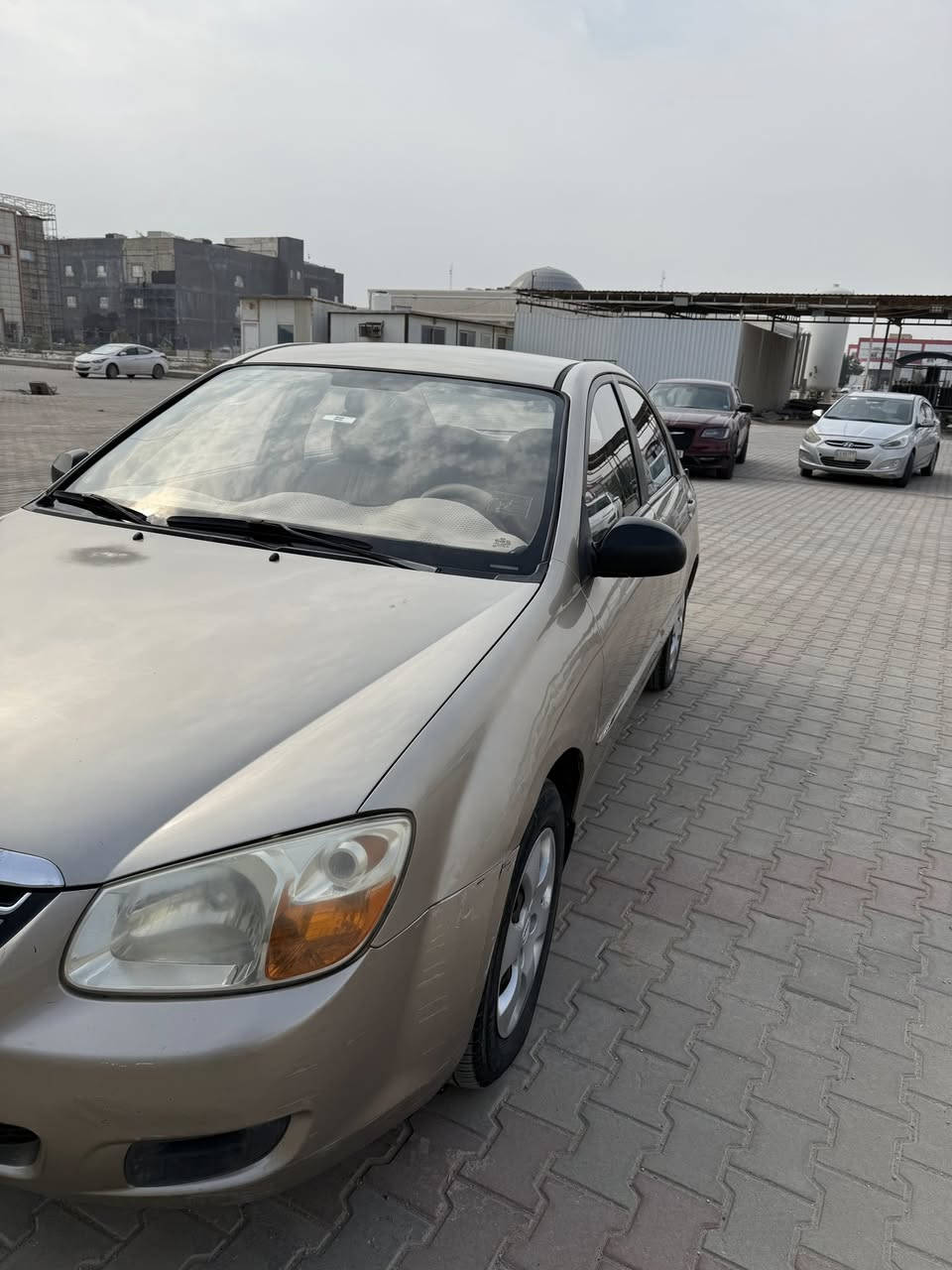 السلام عليكم
سيراتو 2008 خليجي 
محرك 1600
ماشيه 188 
مكفوله كفاله عام فقط صبغ 3 اصابع بالكرن 
مطخوخه عندي قبل فتره و مصلحه 
سياره كلش نظيفه و حلوه 
سعر   $88 
السياره باسمي 
مكاني النجف 
التواصل واتساب فقط 
***********
