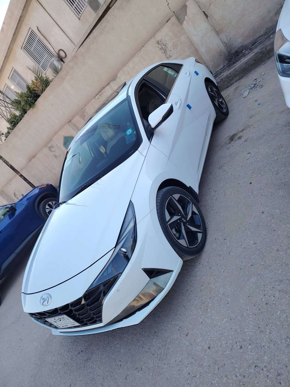 السلام عليكم للبيع النترا 22 وارد كوري الأصلي محرك 2000 ماشيه 100 الف  فول مواصفات 1/1 جاهزه تخم تاير جديد كله جديد سياره بيها بارد باب سائق فقط والباقي كفاله  رقم بغداد مكان سياره بابل اي استفسار اتصل على الرقم ***********
