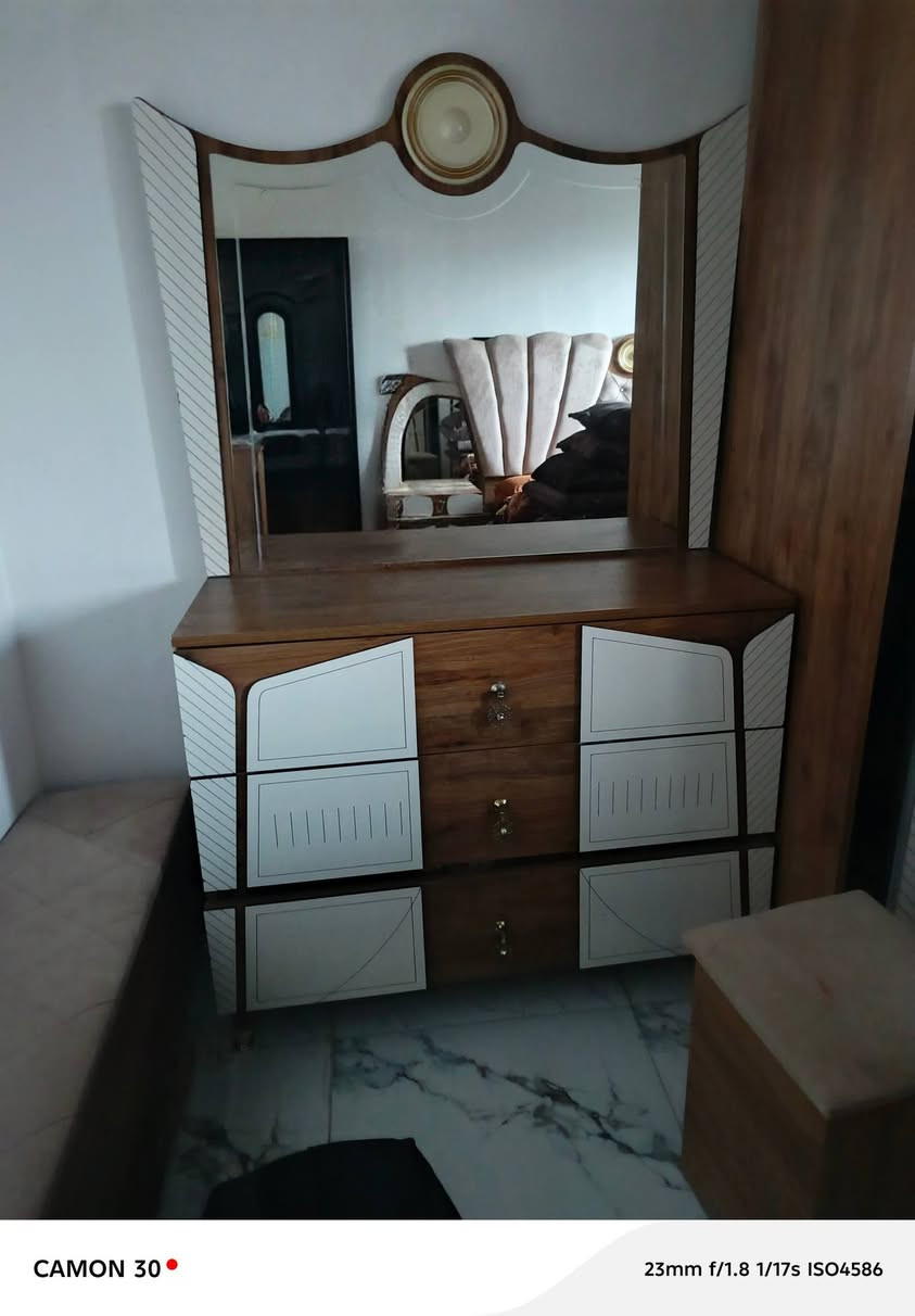 غرفة كاملة درجة اولى نضيفة  تركي السعر 650 الف وبيها مجال  للتواصل راسلني خاص.


**إذا كنت صاحب هذا الإعلان وتريد حذفه لأي سبب، رجاءا أرسل رسالة إلى الدعم الفني**