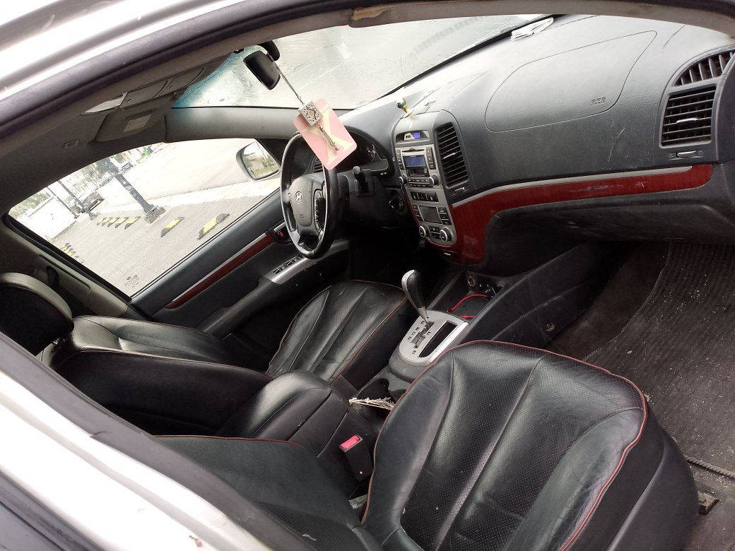 سنتافيه ااادوات ااادوات 
موديل 2010
رقم اربيل متومه بيها حصت كاز 
سبعه راكب 
كشنات جلد 
تدفئه بل كشنات 
تخم تاير هستوني شاده 
تحكم ستيرن
تبريد ثلج 
مكصوصه جنطه 
حداديه طوبه 
مكينه وكير كفاله 
مكاني بصره 
السعر 48وبيها مجال بسيط 
***********
