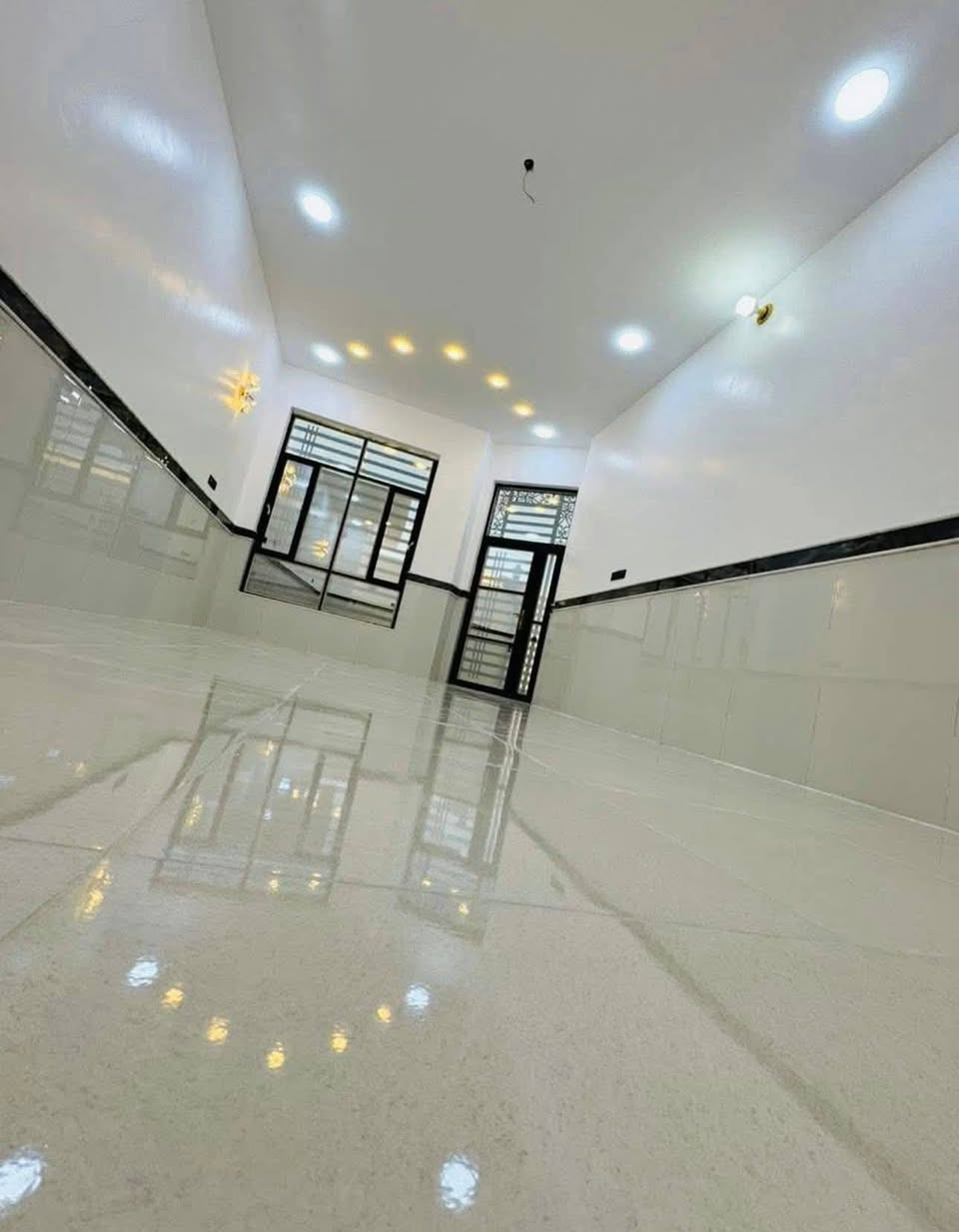 🏠داران الـــبــــيـــــع مــغـــربـــــه 🏠
قرب مـدرســة الـغـزالـي خلف شارع الأمني 
~~~~~~~~~~~~~~~~~~~~~
المساحه 160متر+100م طابق واحد جاهز السكن

غرفتين   نوم صاله + بيتونه
مطبخ استقبال صحيات خارجية وداخلية 
~~~~~~~~~~~~~~~~~~~~~
للاستفسار اكثر الاتصال على
***********📱
~~~~~~~~~~~
نستقبل جميع العروض 
🏠السكنيه  🏛️التجاريه عمارة, ميسان
