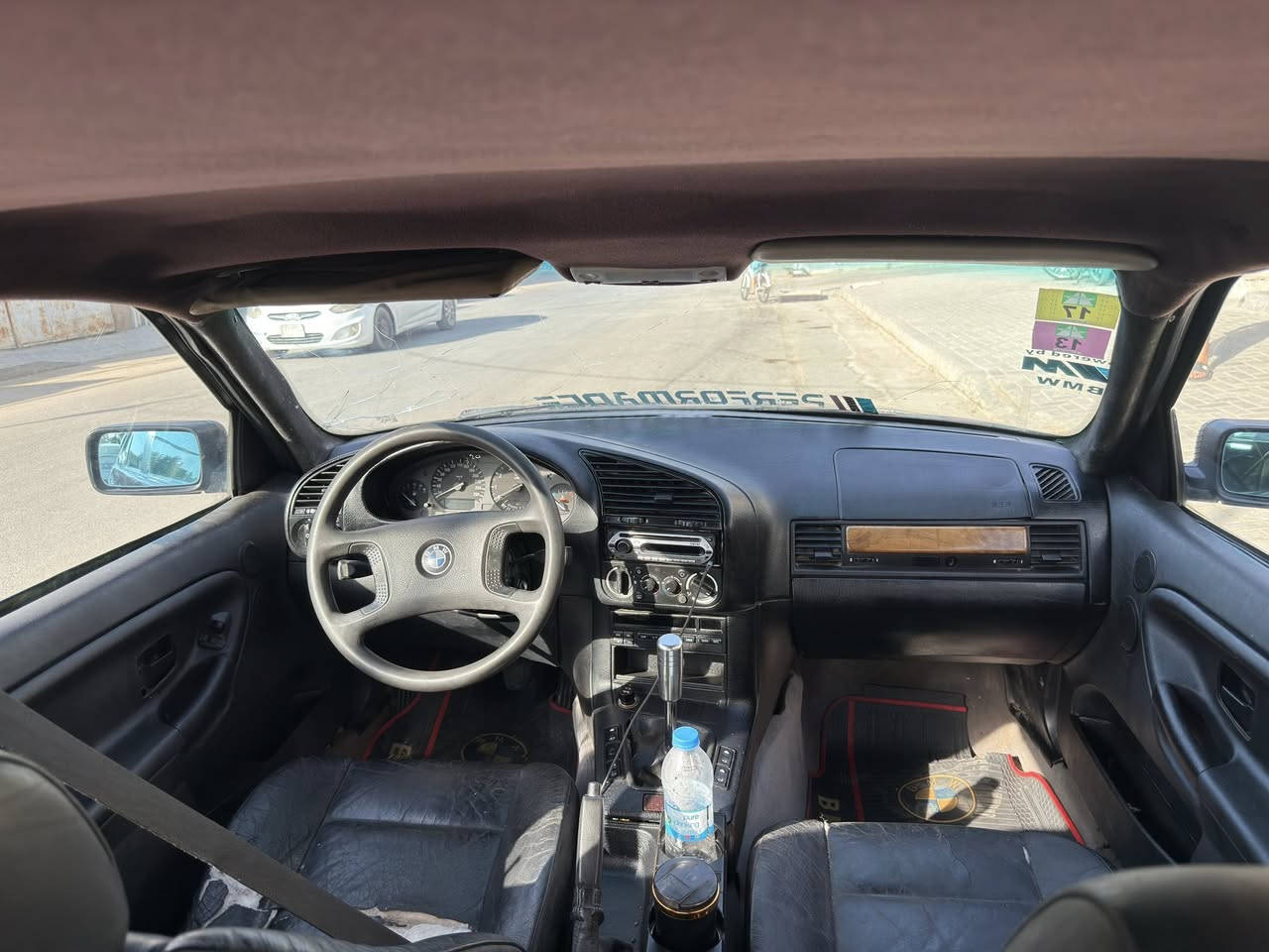 السلام عليكم 
E36 للبيع 

كهربائيات رجعتها كله بلاد ماكو جطلات
كير zf شور شفت
محرك 25مسكر فانوس
صدر اماني خلفي
تخم تاير قبل فتره شديتهن
3جام كهرباء وحده جوبي
سياره حلوه يرادلها شوي ترتيب
سعر45 وبيها مجال
رقم ***********
