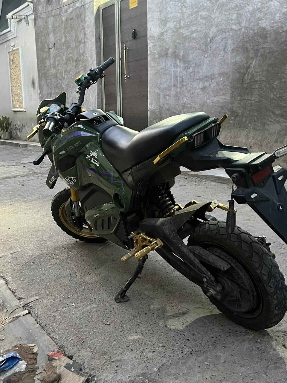 دراجه بطح ربع شحن للبيع دراجه 6بطاريات تمشي 50كيلو سرعته 80حقيقي دراجه جايبه  على أيدي فاتح لايلون وصاله عدي 9شهر بس غلب لوكت بلبيت ماا طلع بيه لن شتغل بشمال وعايفه  وهاذ رقمي *********** سعر مليون وميه وبيه مجال
