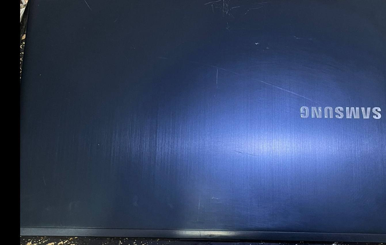 لابتوب Samsung Series 7 Chronos 670Z5E
المعالج: Intel Core i5-3230M (تردد يصل لـ 3.2GHz)
الذاكرة: 8GB RAM لأداء جيد ومستقر
الهارد: 1TB مساحة تخزين واسعة
الشاشة: 15.6 بوصة بدقة Full HD ضد الانعكاس
كرت الشاشة: منفصل AMD Radeon 2GB للألعاب والتصاميم الخفيفة
الصوت: سماعات JBL الأصلية بنظام ستيريو
المميزات: كيبورد مضيئ، هيكل ألمنيوم، تصميم نحيف
المنافذ: USB 3.0، HDMI، مدخل LAN
البطارية ساعة
كيبورد بيه كم دكمه ماتشتغل اعتبره تبديل


**إذا كنت صاحب هذا الإعلان وتريد حذفه لأي سبب، رجاءا أرسل رسالة إلى الدعم الفني**