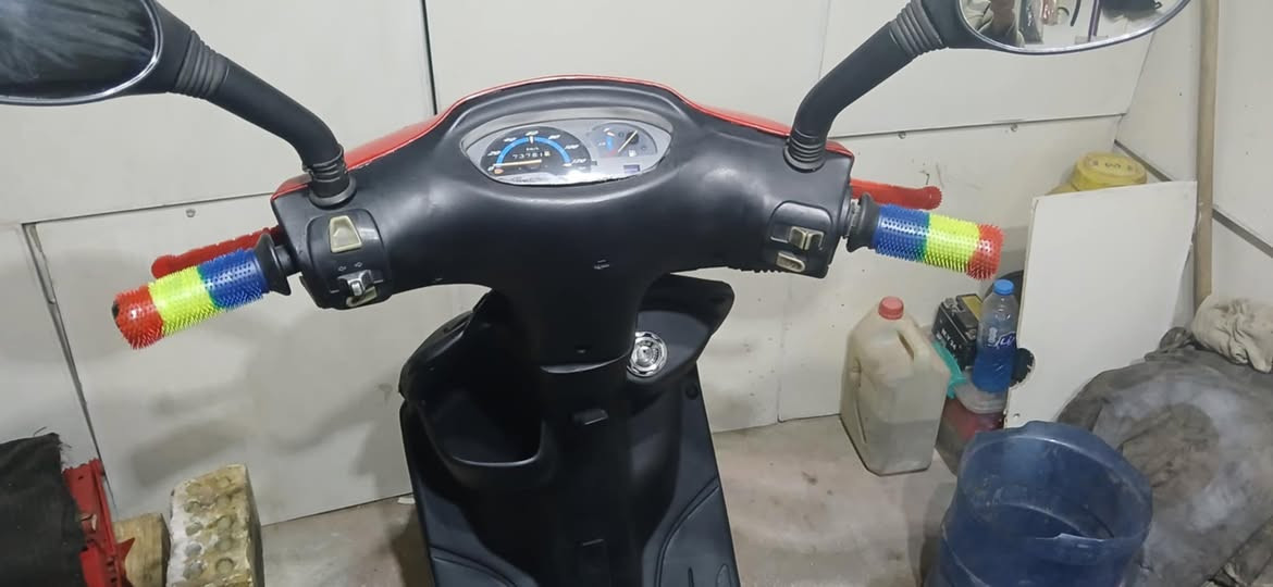 سلام عليكم
ماكس قجمه 
للبيع 
بلادي بيها كلج رياضي
الله شاهد الدرجه تخبل 
عوزها بجم إمام والسلف مرات يشتغل ومرات لا 
السعر ٤٥٠ وبيها مجال بسيط
مكاني زعفرانيه شارع المعهد 
*********** 

ملاحضه الدراجه
 خرسه ماكو صوت مكينه يعني فول
