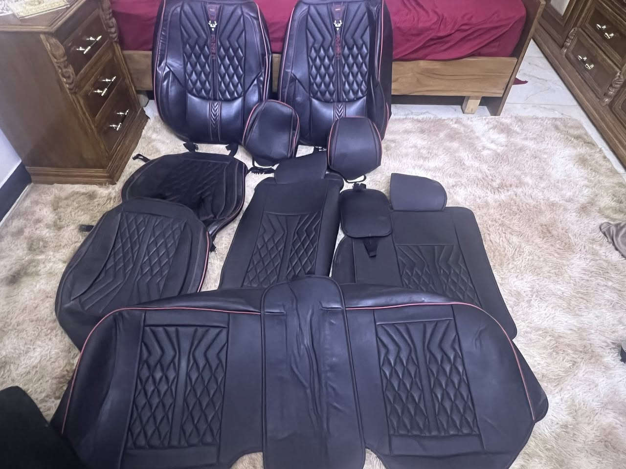 دوشمه جلد عامه نضيفه وبرده النترا للبيع التواصل على هذا الرقم***********المكان بغداد
