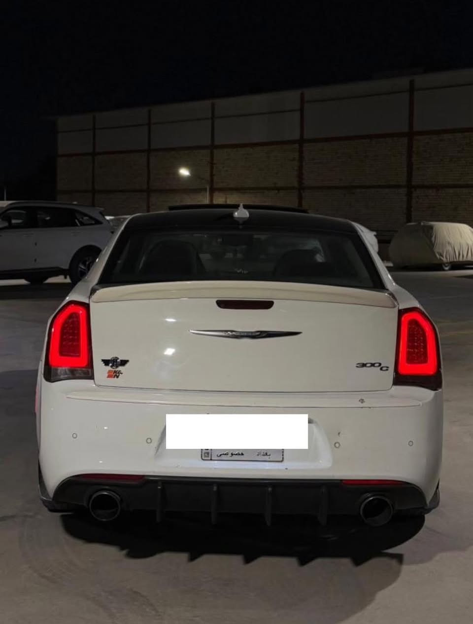 كرايسلر 300c بلاتينوم ليكجري سيريس 
فول للأخير 
قياده ذاتيه
نضام تحديد المسار التفاعلي
نضام كروز كنترول التفاعلي (مثبت سرعه )
نضام مانع الاصتدام 
حساس امامي خلفي 
رادار امامي وجانبي 
عدسات LED
‏LED داخلي متغير 64لون
كشنات ودشبول جلد ابيض واسود 
تدفئة وتبريد الكشنات 
اكواب ثلاجه تسخين وتبريد 
بانوراما 
مكينه 3.6 V6
فلتر شوته K&N (ينغسل)
ويل 20 عنكبوت كروم 
اشاره بل مري الجانبيه 
كامره دواره 
شاشه ابل كار بلي & اندرويد اوتو 
نضام الصوت هارمن كاردن ( نفسه الي مستخدم بسيارت المارسيدس والبي ام 
نضام تعتيم المرأة 
كير S مو L وشفتات ستيرن 
نضام SPORT 
حادثها كما موضح بلصور 
البيبان مبدلات 
وبيهم بارد 
تصليح الامارات 
السياره موديل ٢٠١٧
مرمز ٢٠٢٠
بغداد مشروع وطني تداور باي مكان 
(السياره بدون ايرباك )

***********
