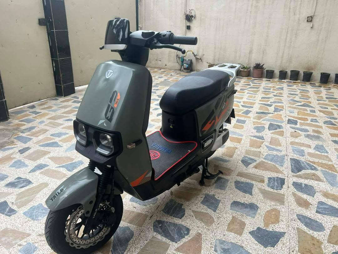 سلام عليكم ماطور شحن ريان جديد مطبك قبل سبوع بطاريات مصطره 32 امبير ملف 2500 + سرعه 70 مكاني حي عدن +سعر 850 وبي مجال حك جيتك رقم ***********
