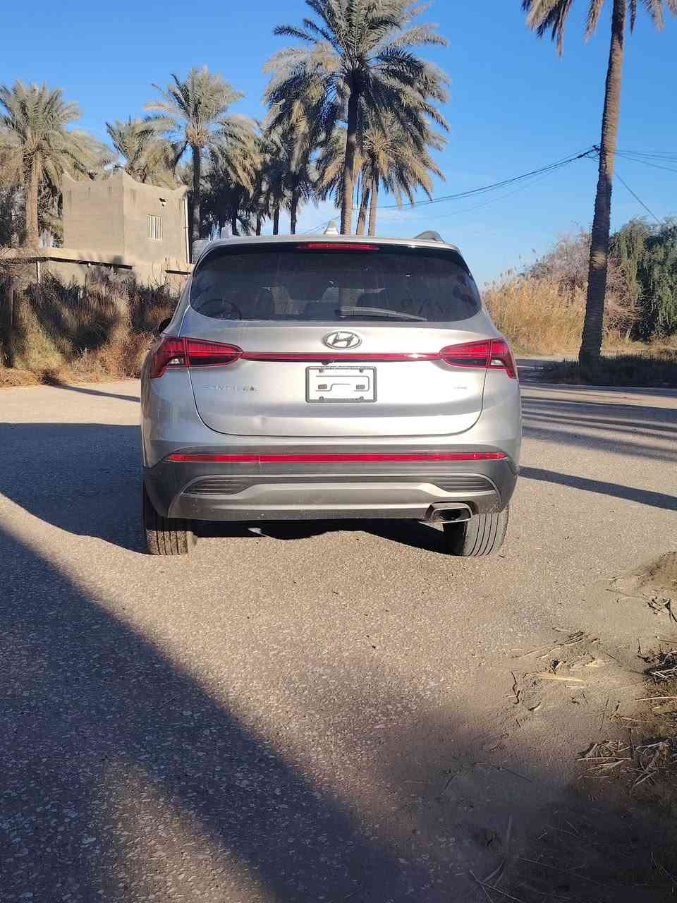 السلام عليكم سنتافي.  موديل 23
امريكي 
حادث دعاميه + صبغ خشم الجاملغ ( صور الحادث مرفقا في المنشور) 
ماشي 20
شاشه جبيره 
بصمه
ابواب بصمه
3 انظمه قيادة
رادار 
قيادة ذاتيه
راكب 5
محرك 2500 تنفس طبيعي 
منفيز تترقم جميع المحافظات 
الاستفسار ***********
