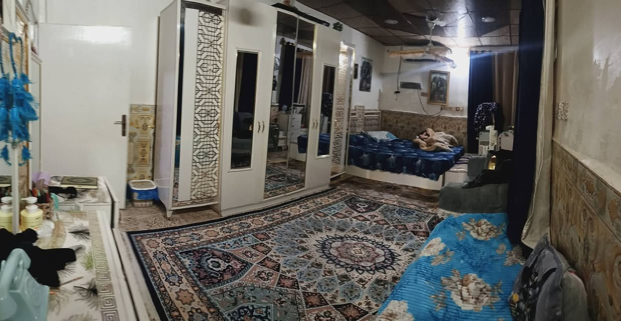 ------------------------------
بيـت للبيع 🏠: مساحة {100م} مـربع طابو صـرف طابـق و نص يحتوي مطبخ و صالة و استقبال و غرفتين و صحيات عدد [2]
العنـــوان"
«ميلاد حولي قرب مجمع السلام السكني» 

السعـر علـى خــاص←📲
===========---------------=============


**إذا كنت صاحب هذا الإعلان وتريد حذفه لأي سبب، رجاءا أرسل رسالة إلى الدعم الفني**